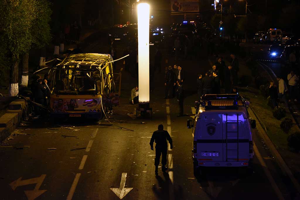 Satu Tewas Akibat Ledakan Bus di Armenia