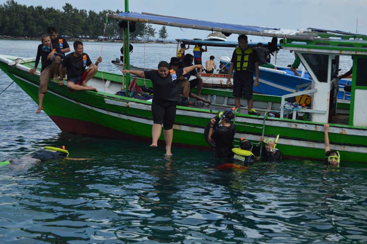 Serunya Outing Kru Metrotvnews.com di Pulau Seribu
