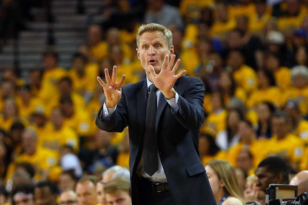 Ia absen pada 43 pertandingan untuk menjalani operasi komplikasi punggung pada Januari, dan Walton membantu memimpin Warriors mengukir start 24-0 dan rekor 39-4 sebelum Kerr kembali ke bangku pemain cadangan.