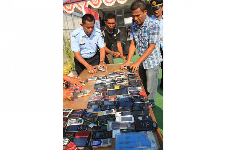 500 Handphone Milik Warga Binaan Dimusnahkan