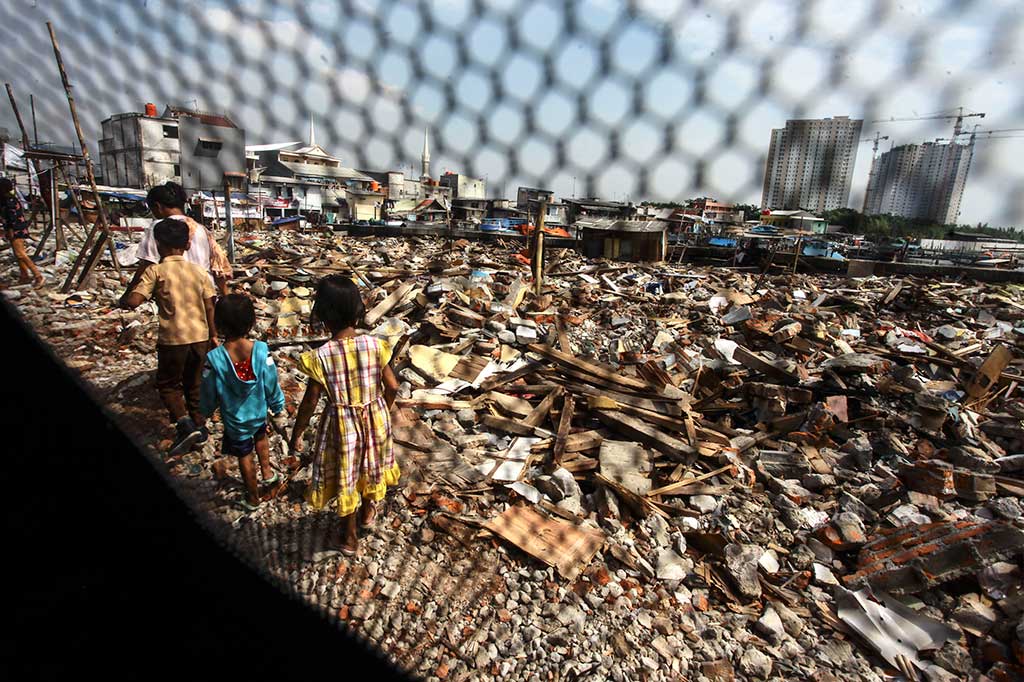 Sebagian Warga Kampung Aquarium Masih Bertahan