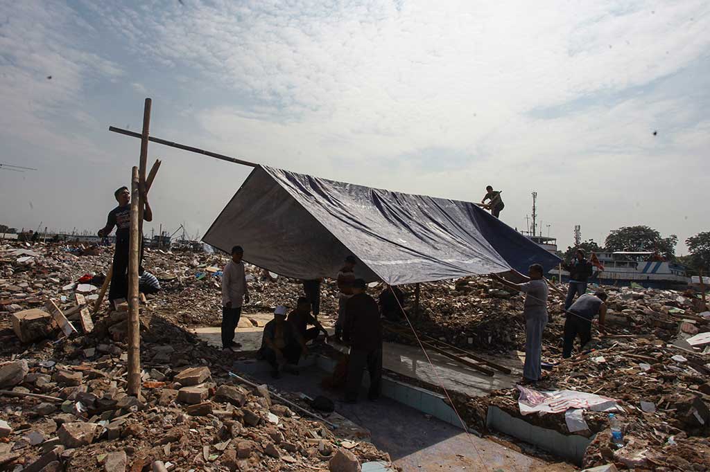 Sebagian Warga Kampung Aquarium Masih Bertahan