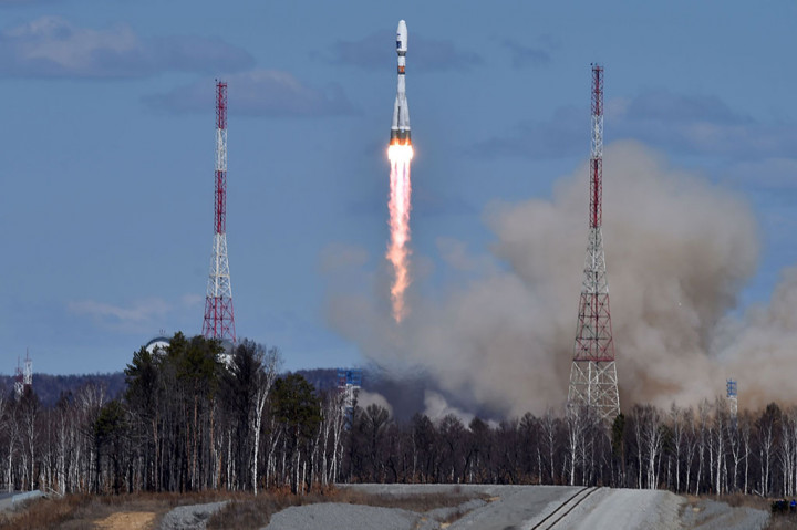 Peluncuran Roket Soyuz 2.1a dari Kosmodrom Vostochny