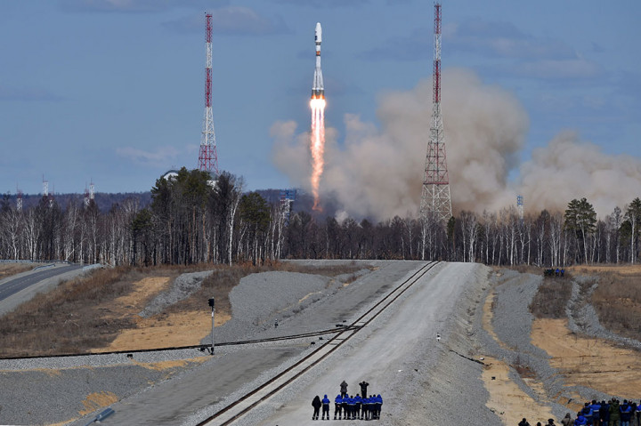 Peluncuran Roket Soyuz 2.1a dari Kosmodrom Vostochny