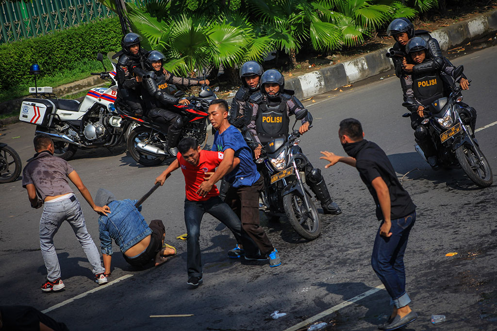 Sabhara Polresta Solo Simulasi Penanganan Kerusuhan