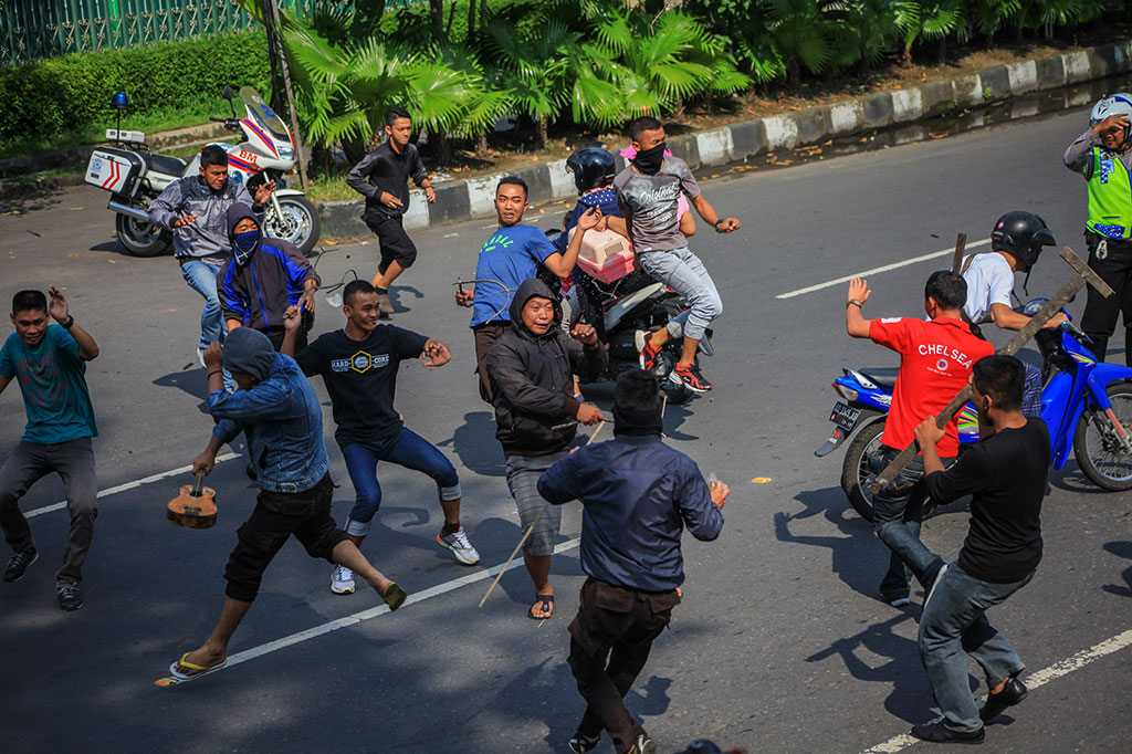 Sabhara Polresta Solo Simulasi Penanganan Kerusuhan