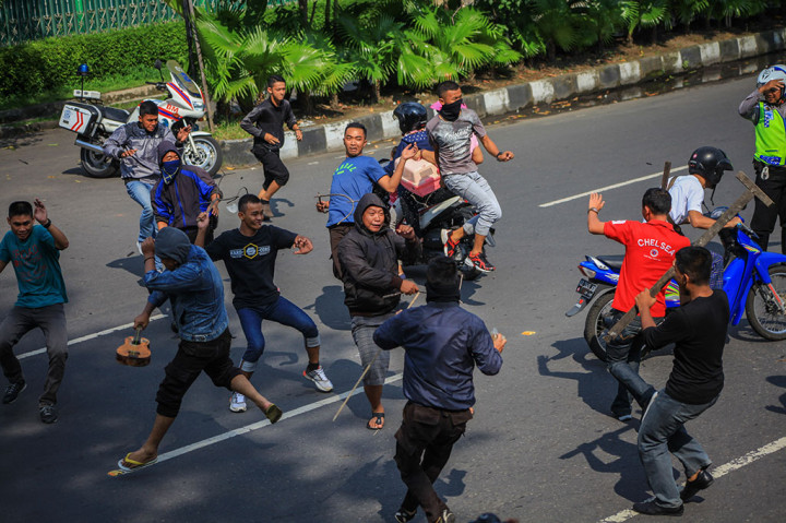 Sabhara Polresta Solo Simulasi Penanganan Kerusuhan