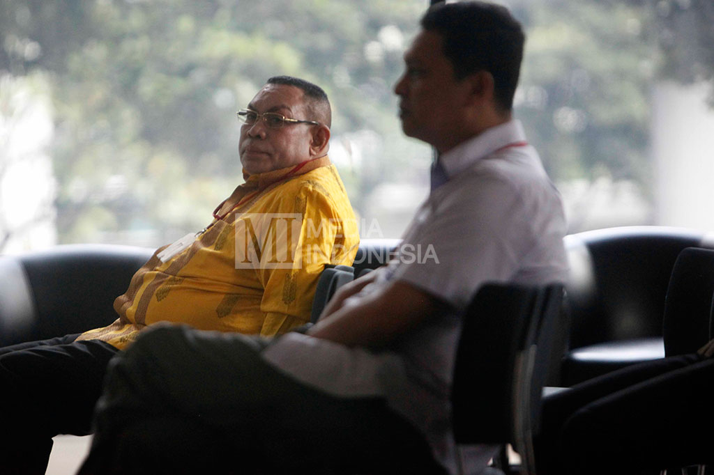 Elion Numberi Jalani Pemeriksaan KPK Terkait Kasus Damayanti