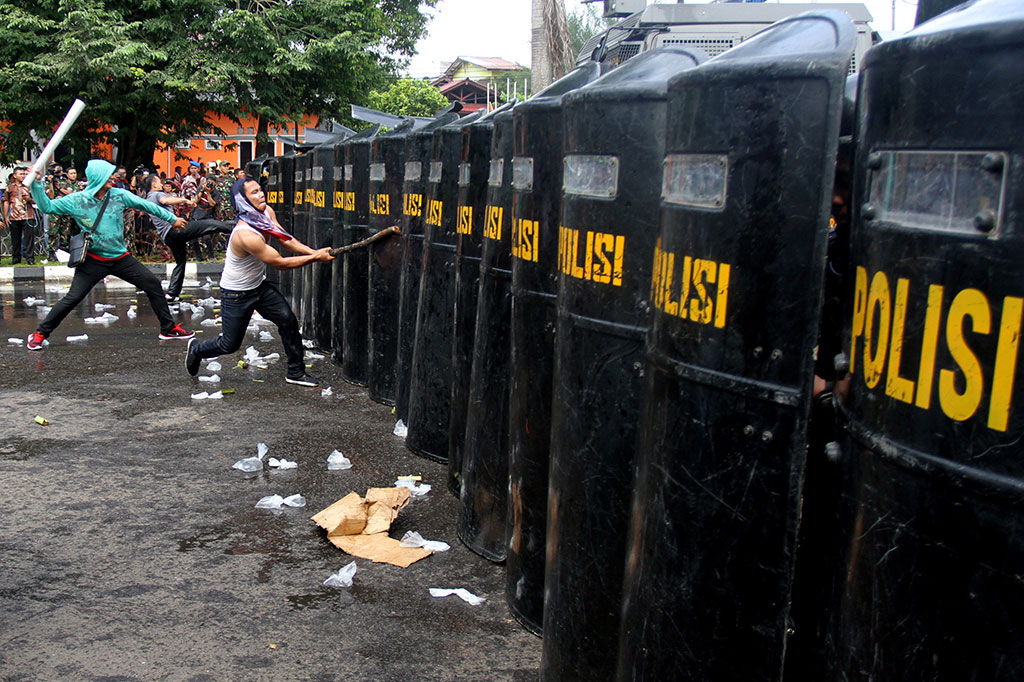 Sabhara Polres Bogor Simulasi Pengamanan Kerusuhan