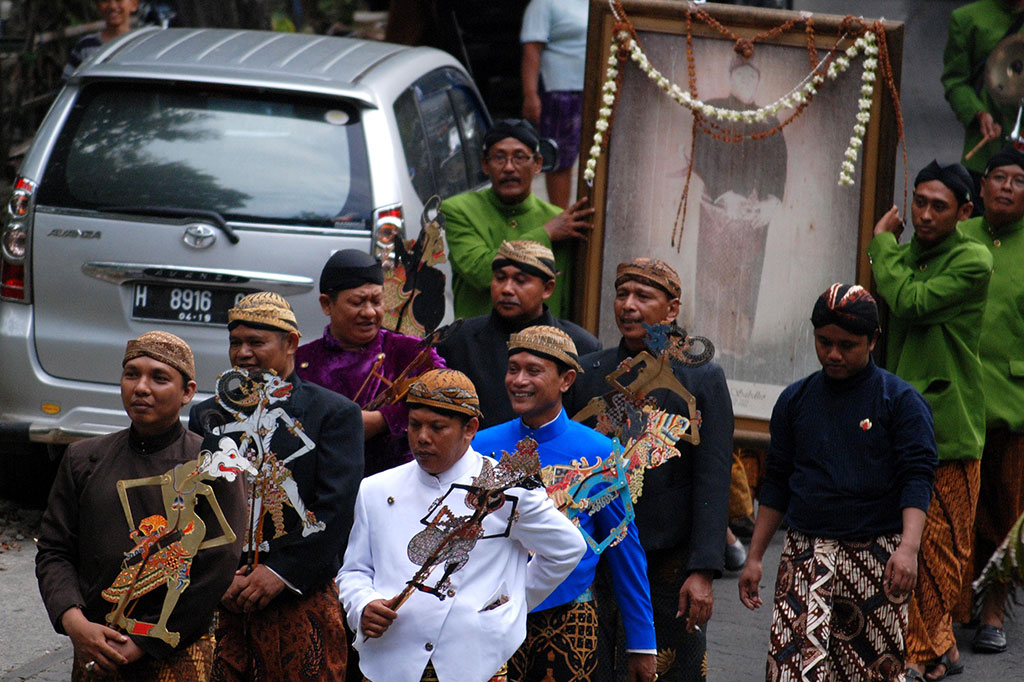 Parade Dalang untuk Ki Nartosabdo