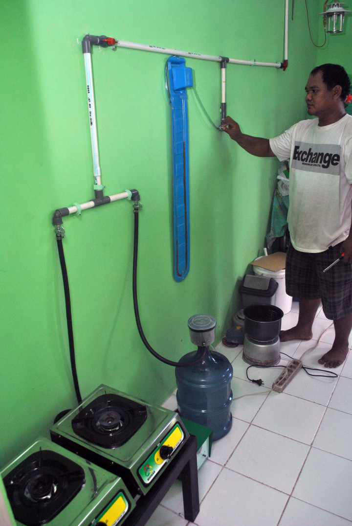 Warga Bubulak Manfaatkan Biogas untuk Rumah Tangga