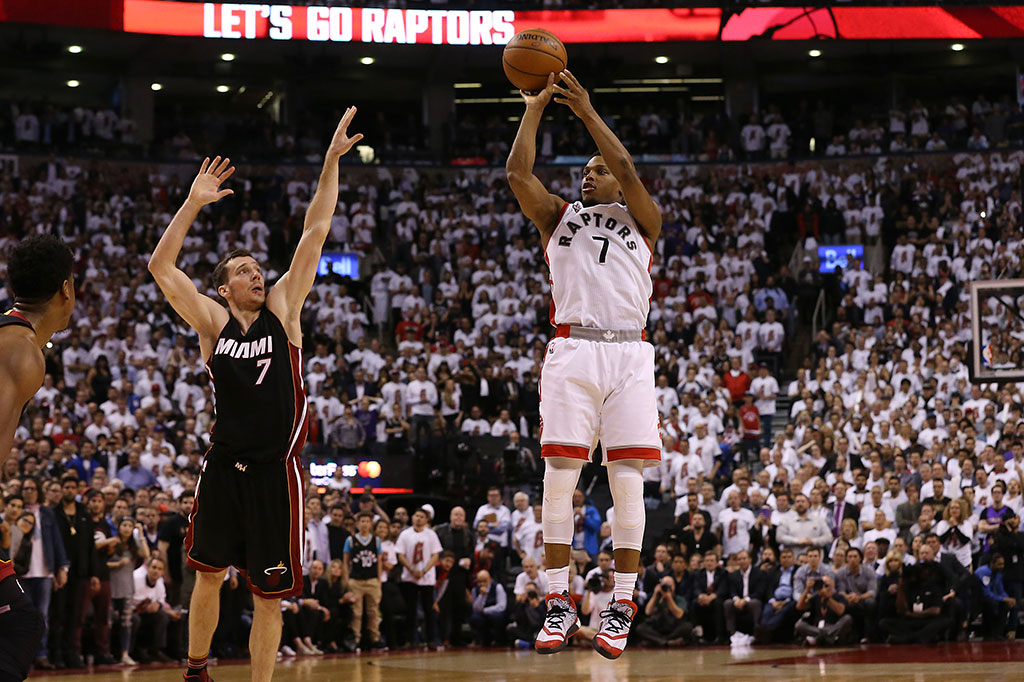 Kyle Lowry memiliki 18 poin dan 6 assist.