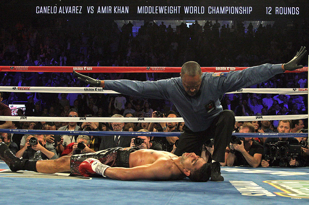 Saul Alvarez Pukul KO Amir Khan di Ronde Enam