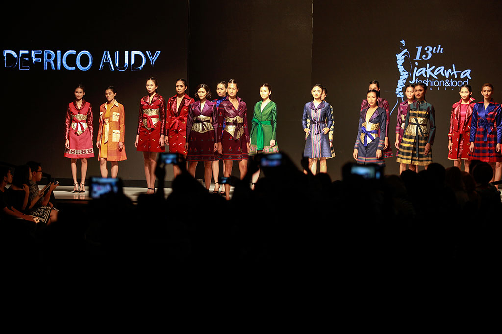 Peragaan Busana APPMI di JFFF 2016