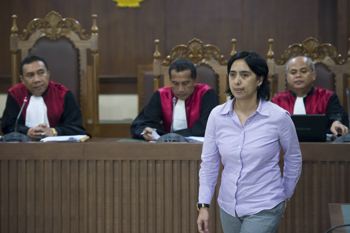 Rinelda Bandaso Divonis 4 Tahun Penjara