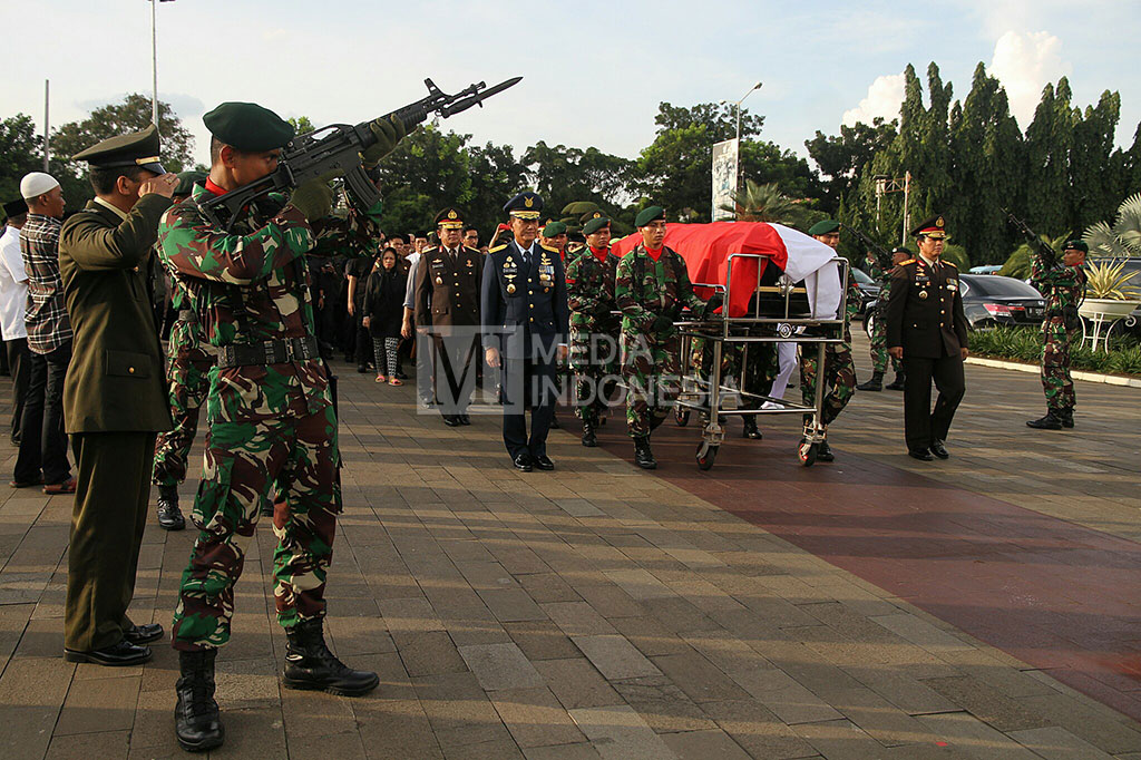Mantan Jaksa Agung Andi Ghalib Dimakamkan