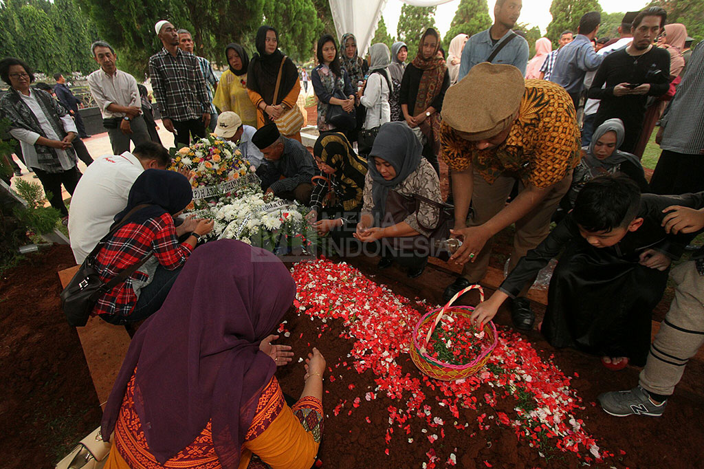 Mantan Jaksa Agung Andi Ghalib Dimakamkan