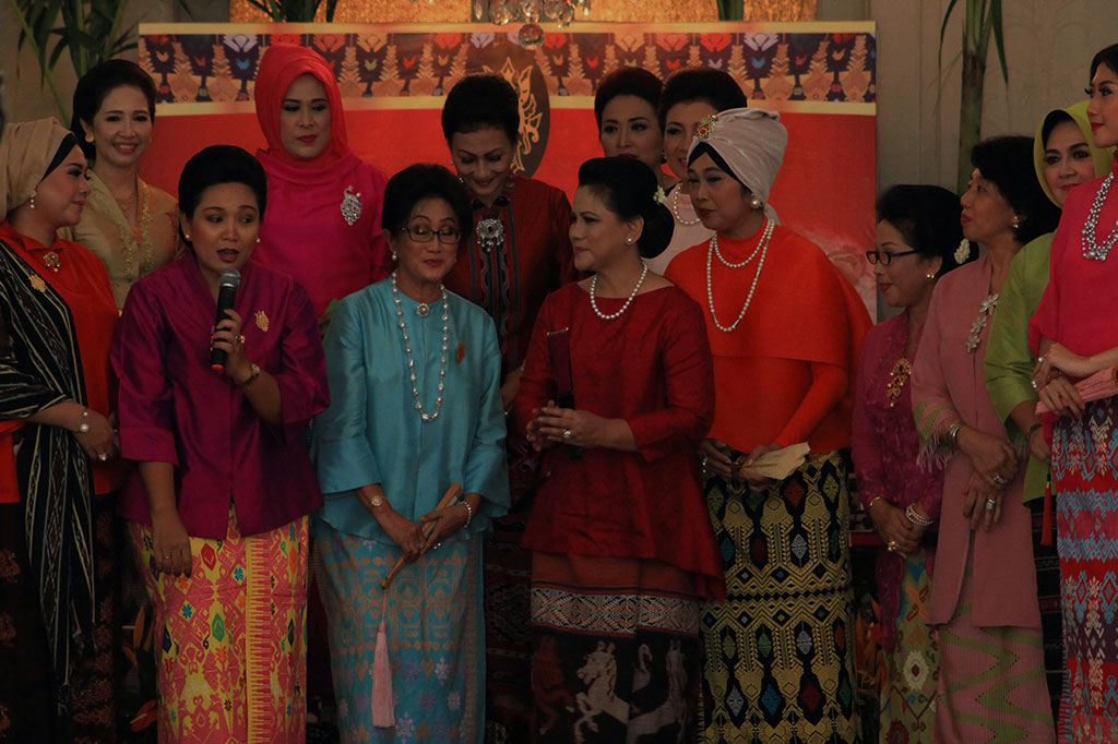 Ibu Negara Hadiri Peragaan Busana