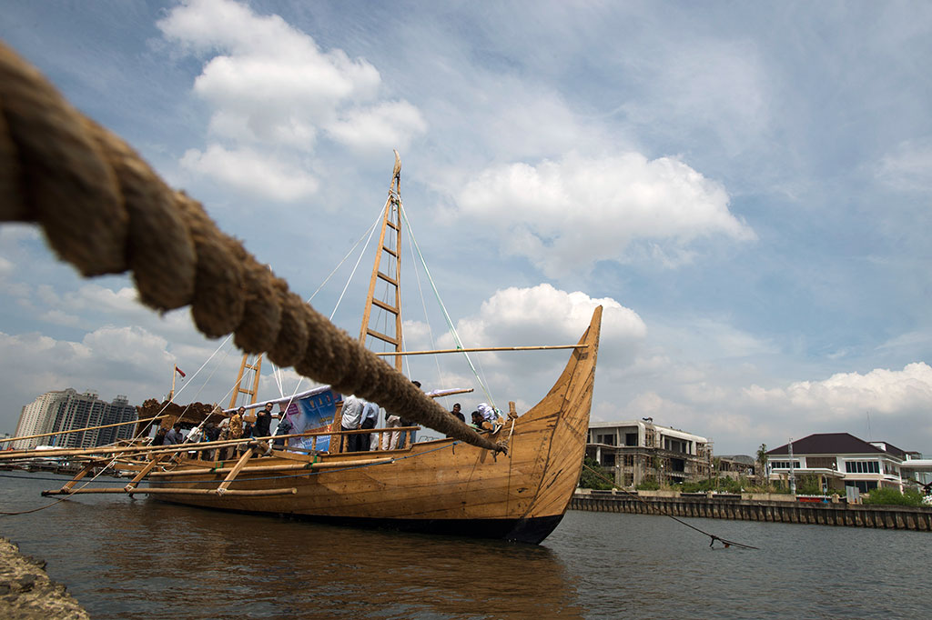Kapal ekspedisi Spirit of Majapahit siap dilepas di Dermaga 21 Marina.