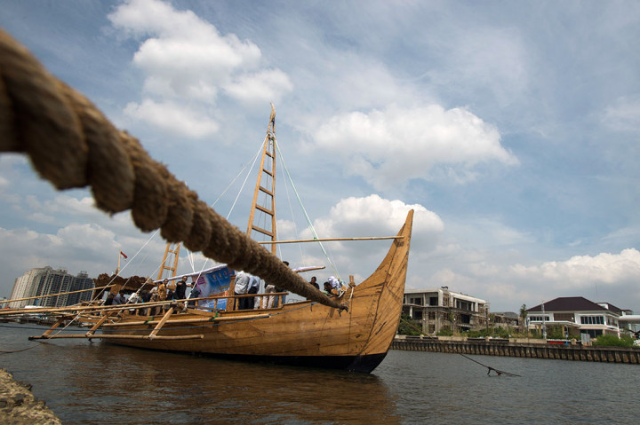 Kapal ekspedisi Spirit of Majapahit siap dilepas di Dermaga 21 Marina.