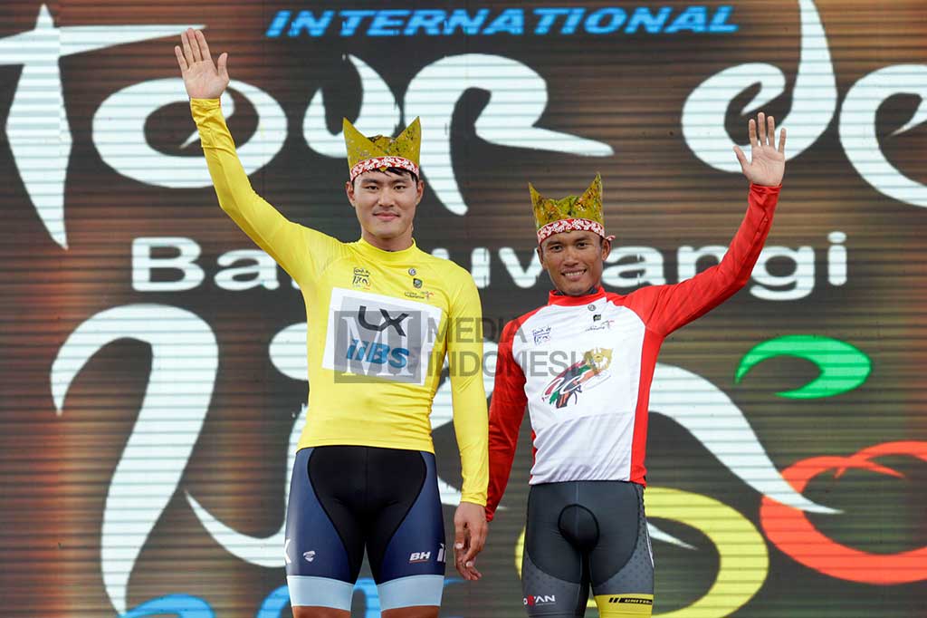 Shin Donghyun berhak mengenakan kaos kuning setelah menjuarai etape pertama dari Waduk Sidodadi Glenmore menuju Taman Blambangan Banyuwangi dengan jarak tempuh 171,4 Km, sementara Diwan Fiar Pradana berhak menggunakan kaos merah putih setelah menjadi atlet balap sepeda Indonesia tercepat.