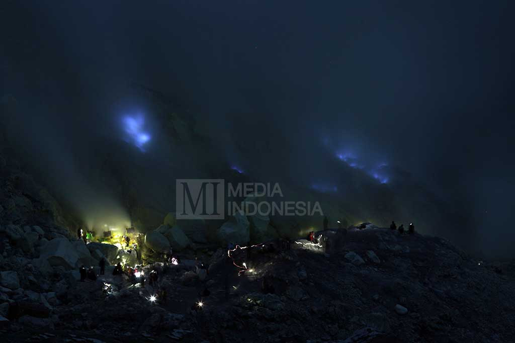 Fenomena Api Biru Kawah Ijen