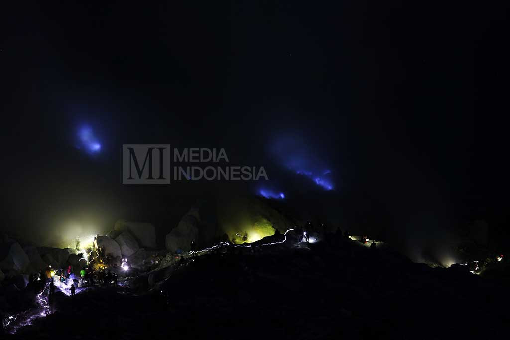 Fenomena Api Biru Kawah Ijen