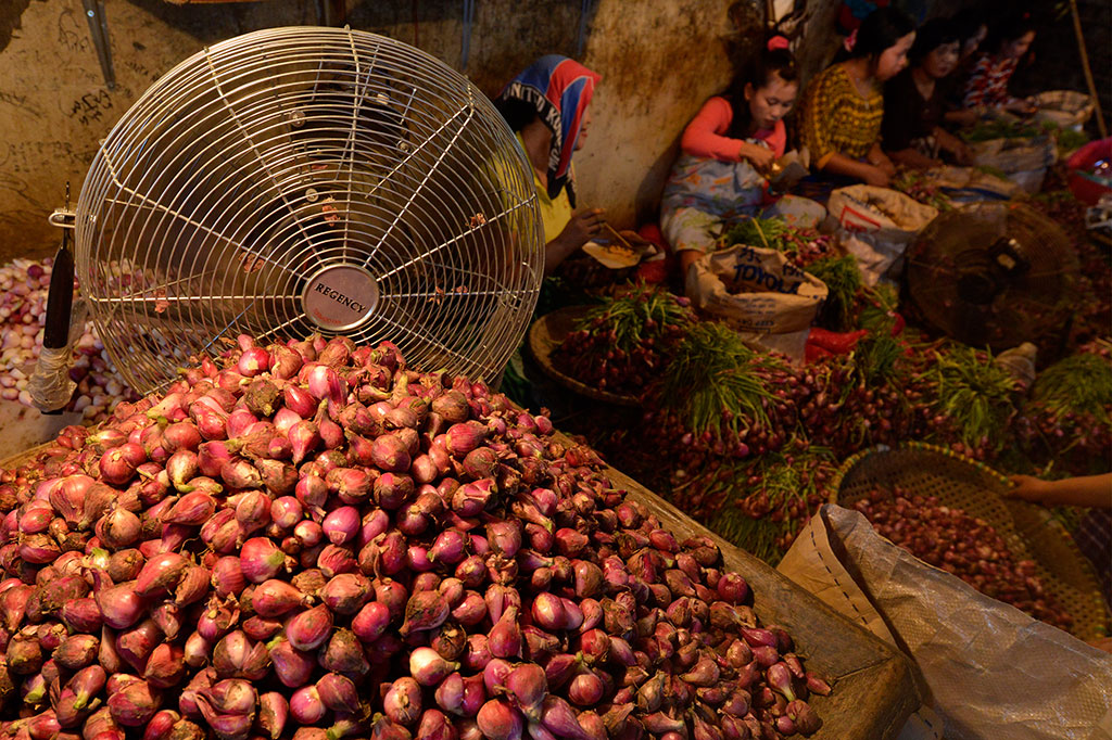 Stok Bahan Pangan untuk Ramadan Cukup