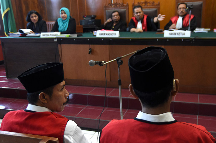 Terdakwa Pembunuhan Salim Kancil Dituntut Hukuman Seumur Hidup