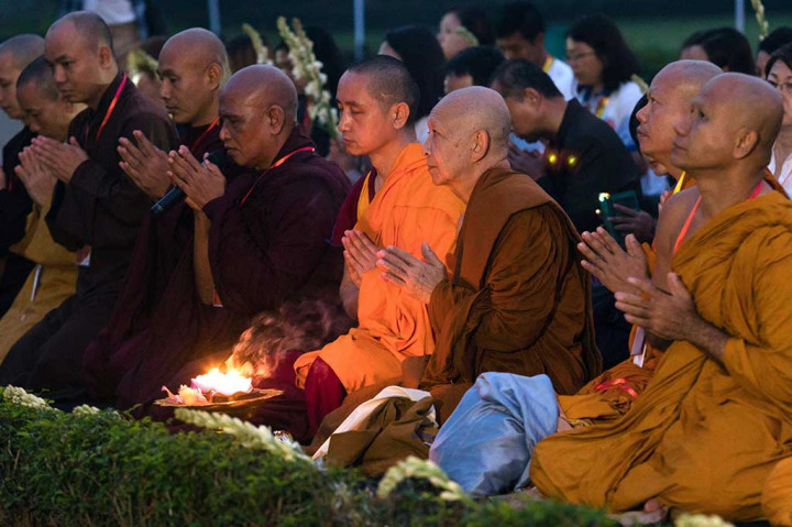 Tujuan kegiatan kerohanian dalam tradisi umat Buddha itu untuk memancarkan cinta kasih kepada semua makhluk, tidak terkecuali.