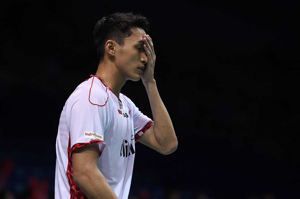 Tunggal pertama Indonesia Jonatan Christie yang membuka pertandingan semifinal kalah dari peringkat sembilan dunia Son Wan Ho dengan skor 10-21, 15-21.