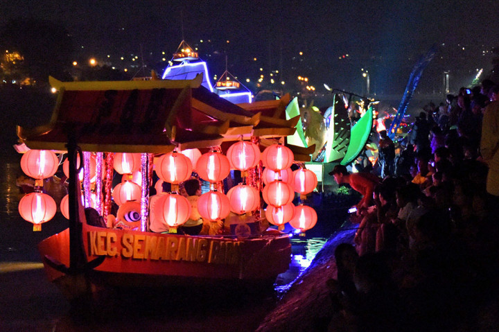 Puluhan Peserta Ikuti Lomba Perahu Hias Semarang