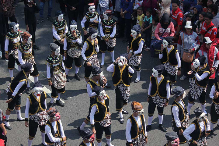 Parade Budaya dan Pawai Bunga Digelar di Surabaya