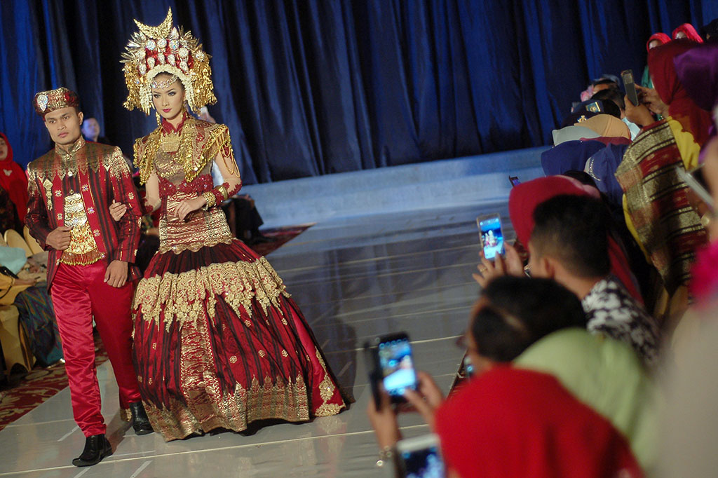15 Desainer Etnik Indonesia Ikuti Minangkabau Fashion Festival