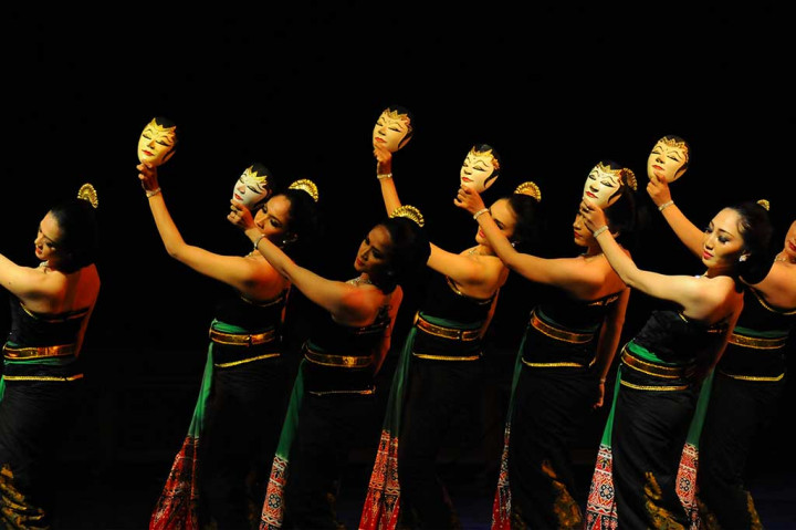 Pentas Sendratari Wayang Topeng di Taman Budaya Surakarta