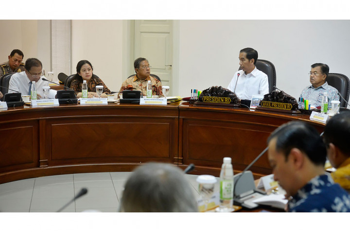 Jokowi Pimpin Ratas Evaluasi Paket Kebijakan Ekonomi