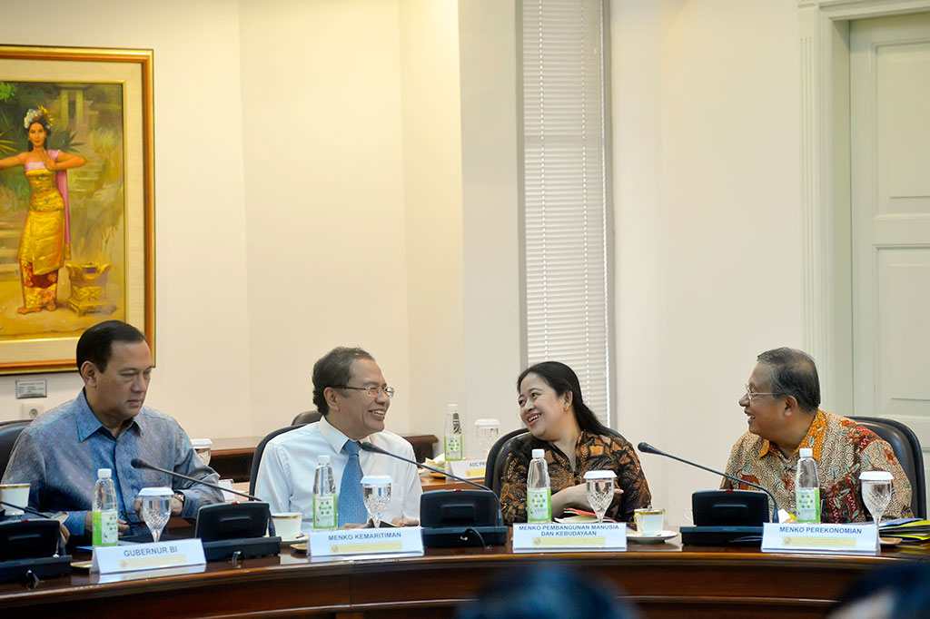 Jokowi Pimpin Ratas Evaluasi Paket Kebijakan Ekonomi
