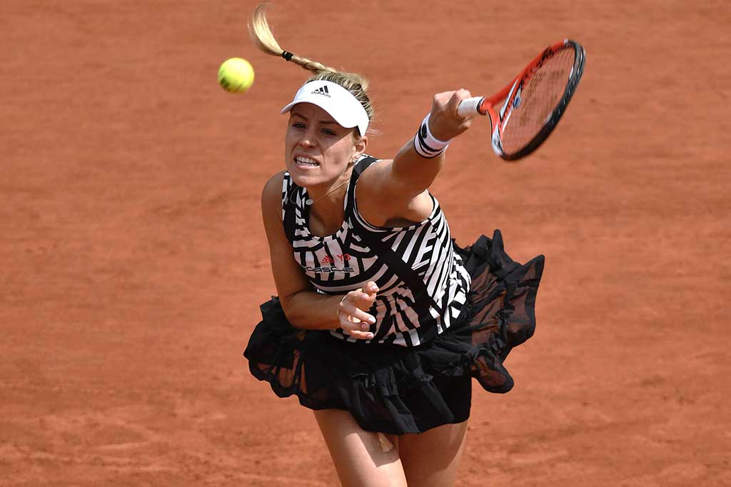 Kerber menjadi juara bertahan kelima Australia Terbuka yang kalah di babak pembuka Roland Garros setelah Chris O'Neil, Barbara Jordan, Lindsay Davenport, dan Li Na.