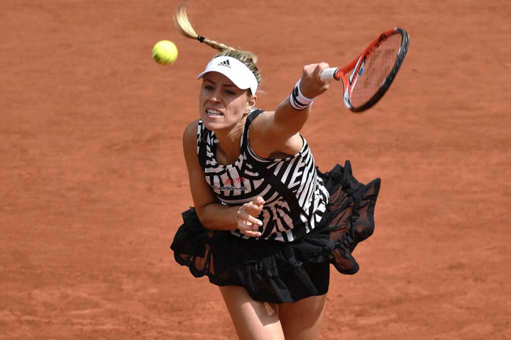 Kerber menjadi juara bertahan kelima Australia Terbuka yang kalah di babak pembuka Roland Garros setelah Chris O'Neil, Barbara Jordan, Lindsay Davenport, dan Li Na.