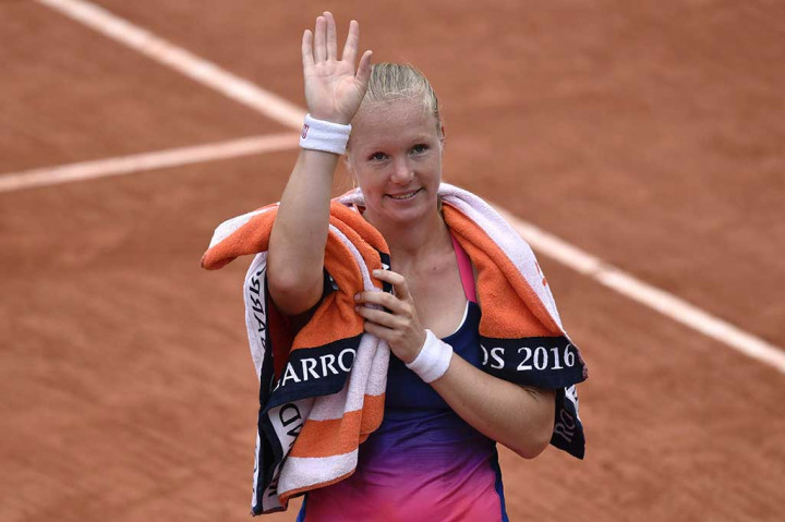 Sementara itu, di partai berikutnya Bertens akan bertemu dengan pemenang antara petenis wild card Alize Lim dan Camila Giorgi.