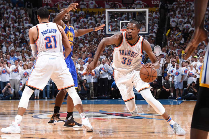 Sementara Kevin Durant selesai dengan 26 poin dan 11 rebound.