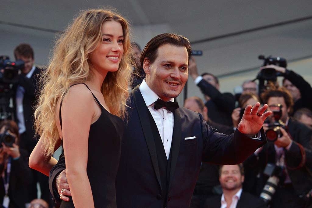 Depp dan Heard bertemu untuk pertama kalinya saat syuting bareng di film 'The Rum Diary' pada 2011 lalu. Keduanya kemudian menikah pada Februari 2015 lalu.