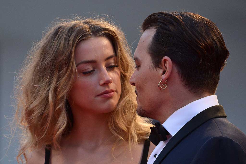 Meski tidak ada perjanjian pra nikah sebelum mereka memutuskan untuk berumah tangga, namun dalam gugatan cerainya Heard tetap meminta Depp memberi nafkah finansial. 