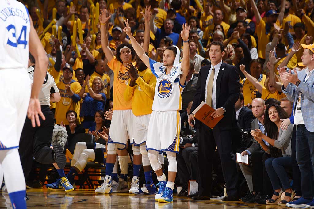 Warriors memiliki tugas berat untuk dapat melangkah ke final NBA. Dalam sejarah hanya sembilan tim yang lolos setelah kalah 1-3 di babak playoff. Game keenam akan digelar di Oklahoma City, Sabtu (28/5/2016).