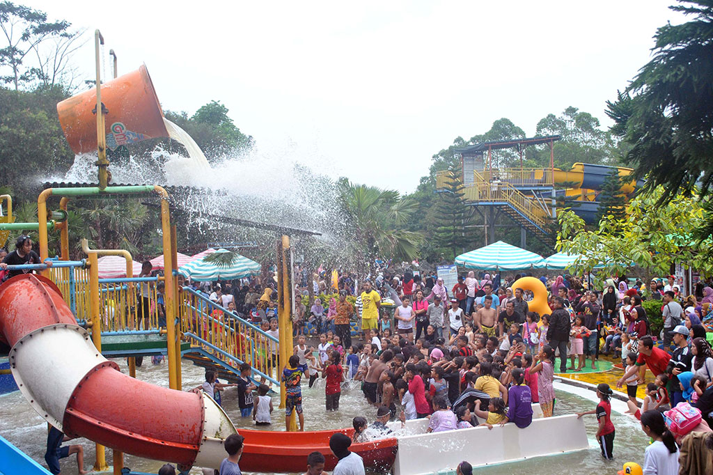 Menjelang Ramadan, Warga Isi Akhir Pekan dengan Berwisata