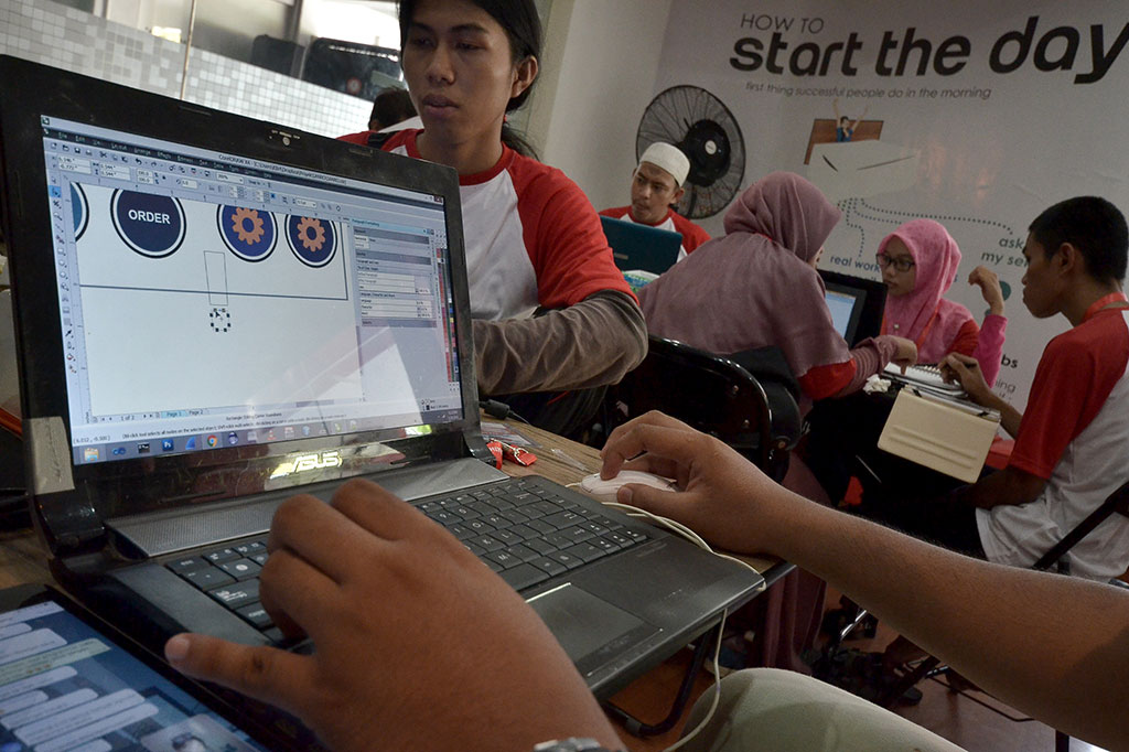 Antusias Peserta Ikuti Kompetisi 'Hackathon App Makassar Untuk Indonesia'