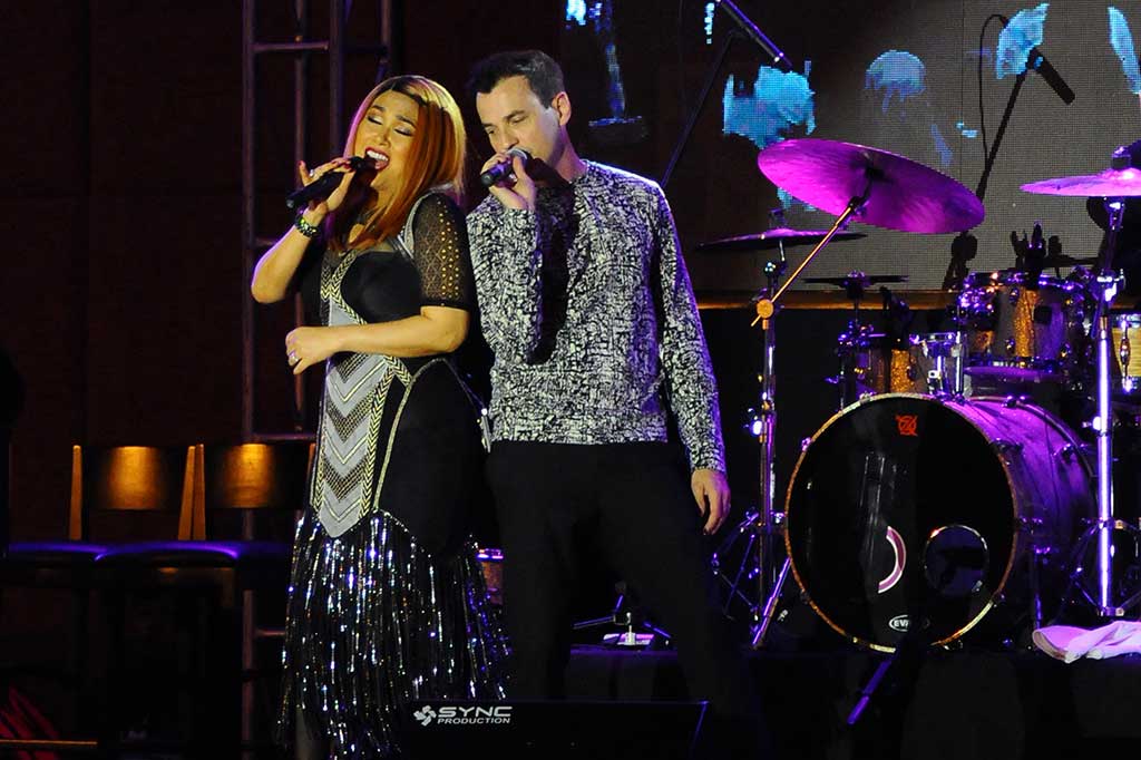 Tommy Page berduet dengan Diva Indonesia Titi DJ