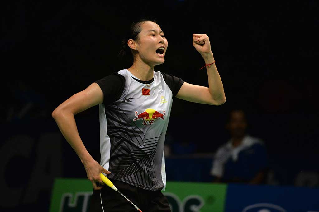 Wang melaju ke final setelah menang di set ketiga 21-17.