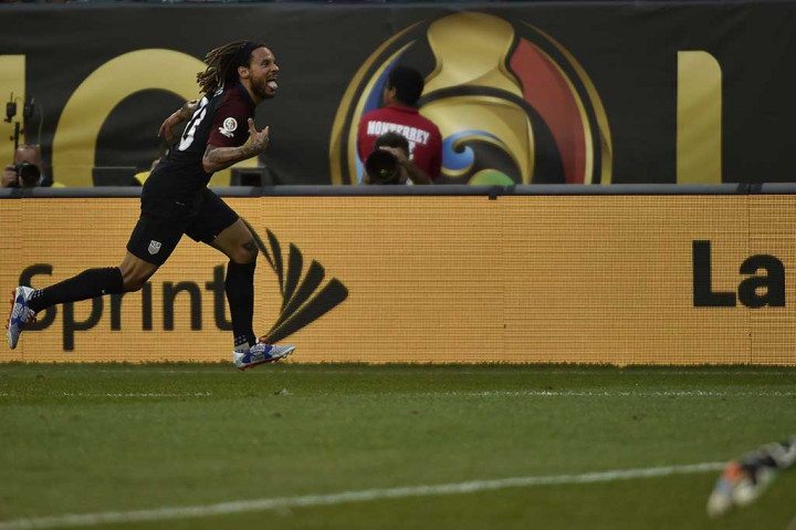 AS kembali menambah keunggulan menjadi 2-0 lewat tendangan kaki kanan Jermaine Jones pada menit ke-37 di tepi kotak penalti.