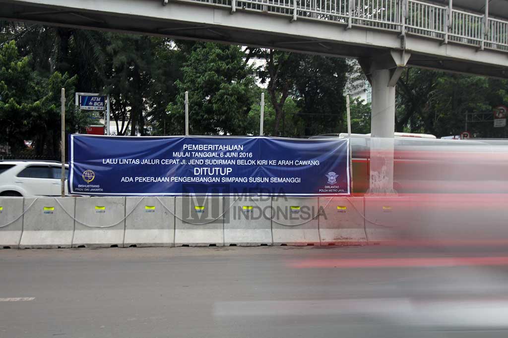 Penutupan Jalur Cepat Semanggi